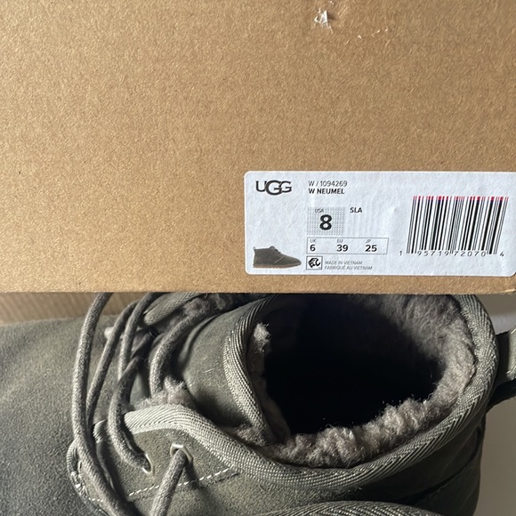 Brand new Ugg desert boots SOLD - Picture 3 of 11